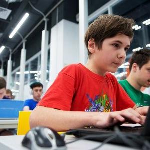 Можно ли заработать на школьном онлайн-образовании в России