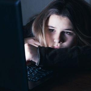 Заблокировать или удалить: что делать, если ребёнка травят в интернете
