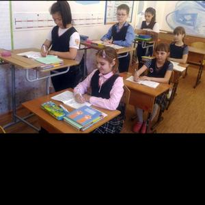 Красноярская школа частично отказалась от стульев в классах